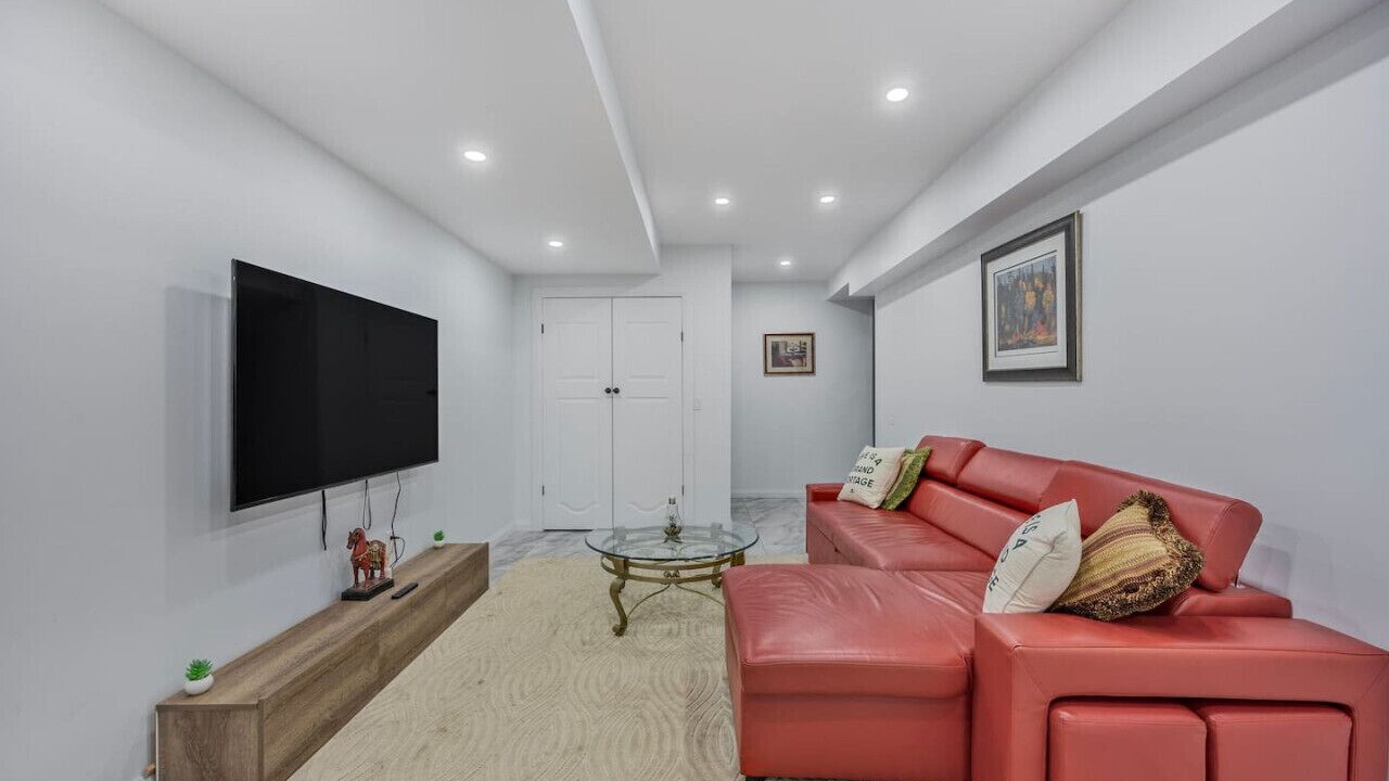 Photo of Livingroom in Penetanguishene