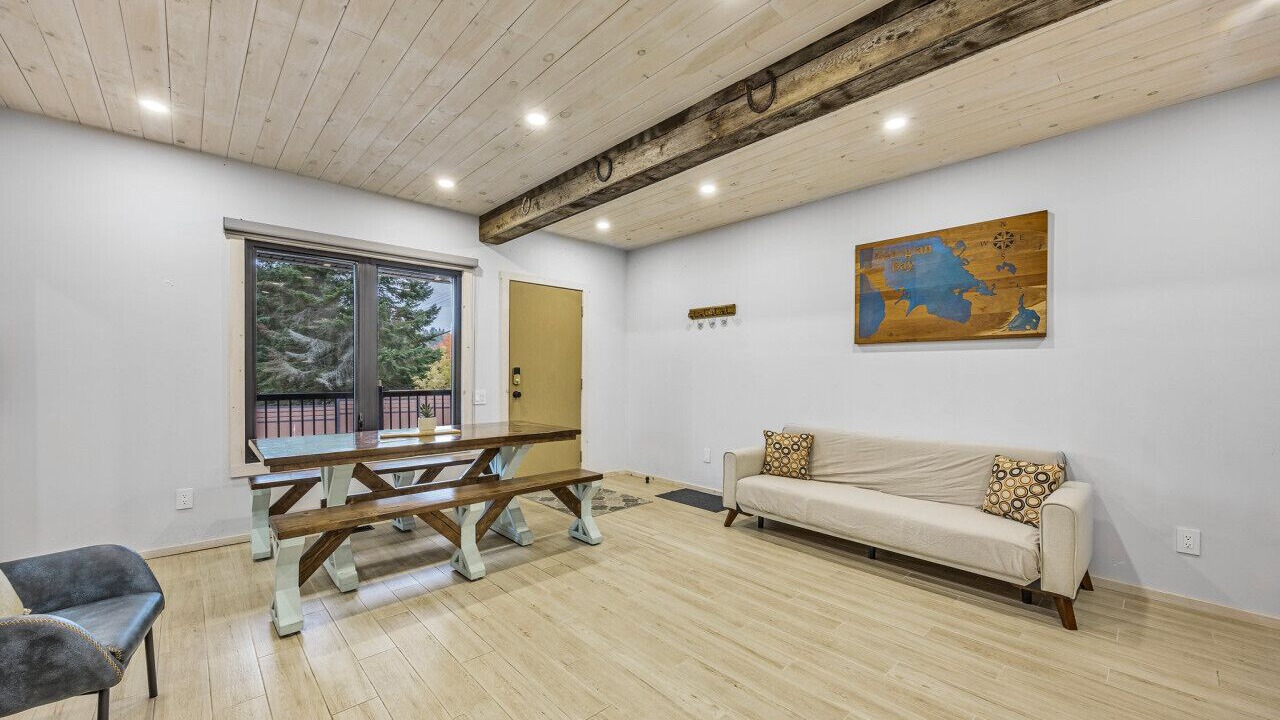 Photo of Livingroom in Penetanguishene