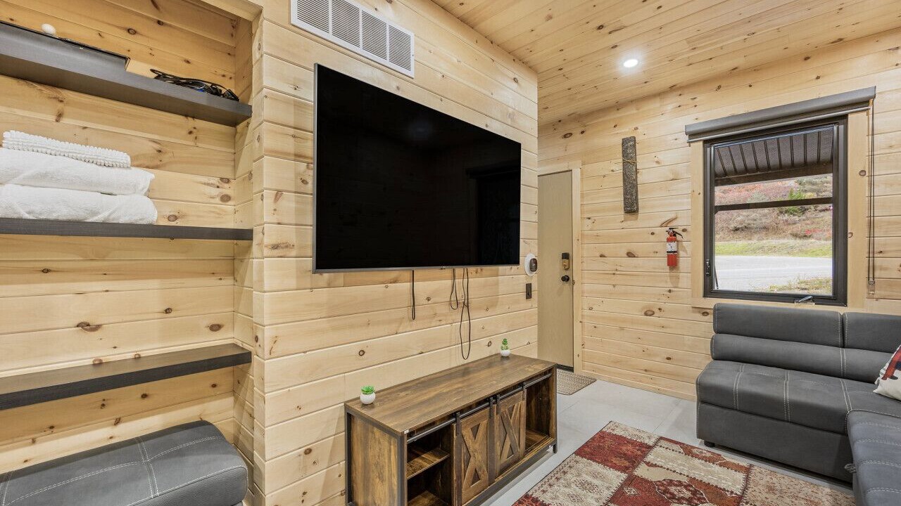 Photo of Livingroom in Penetanguishene