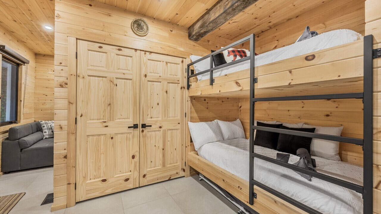 Photo of Bedroom in Penetanguishene