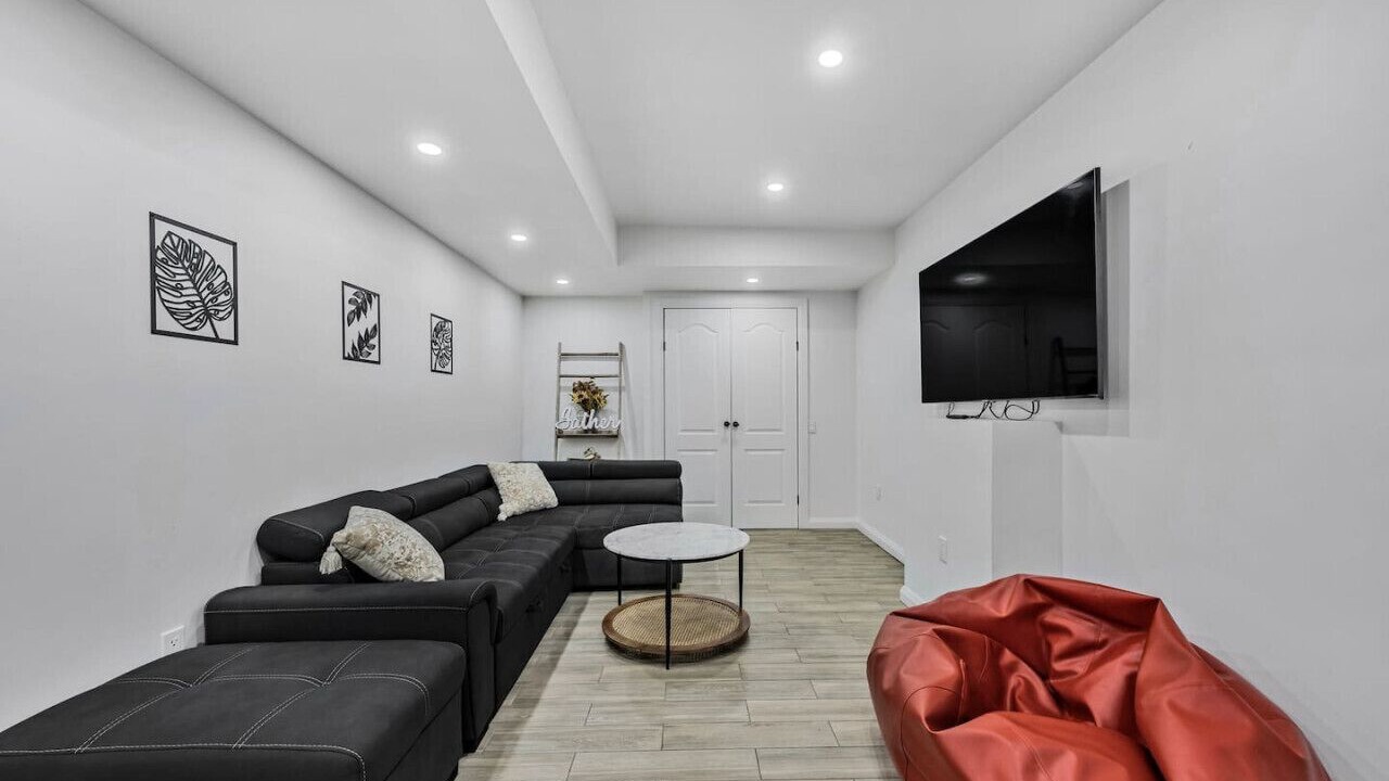 Photo of Livingroom in Penetanguishene