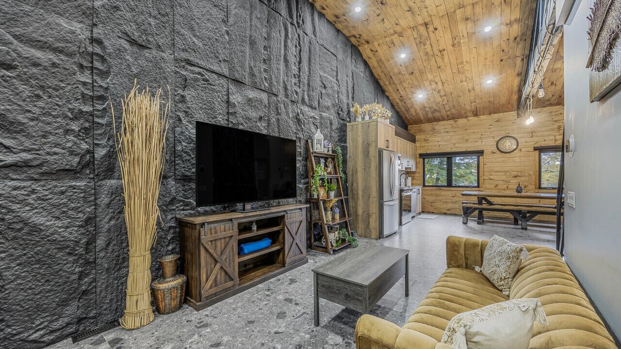 Photo of Livingroom in Penetanguishene
