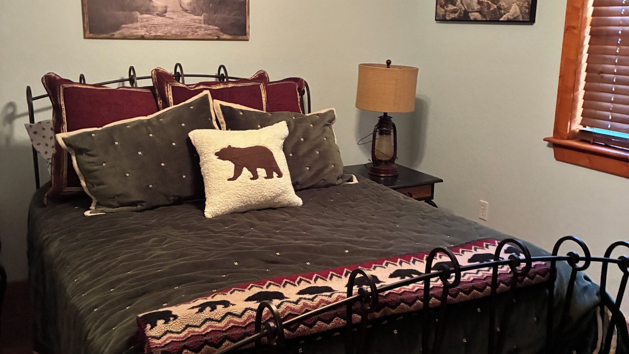 Photo of Bedroom in Cookson