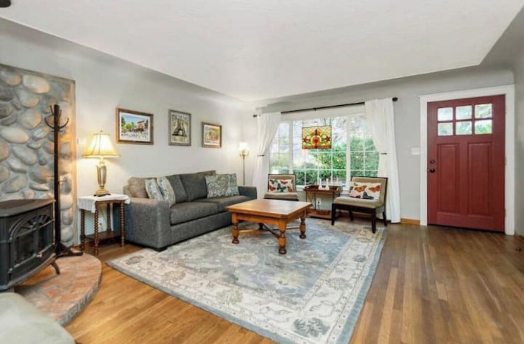 Photo of Livingroom in Angels Camp