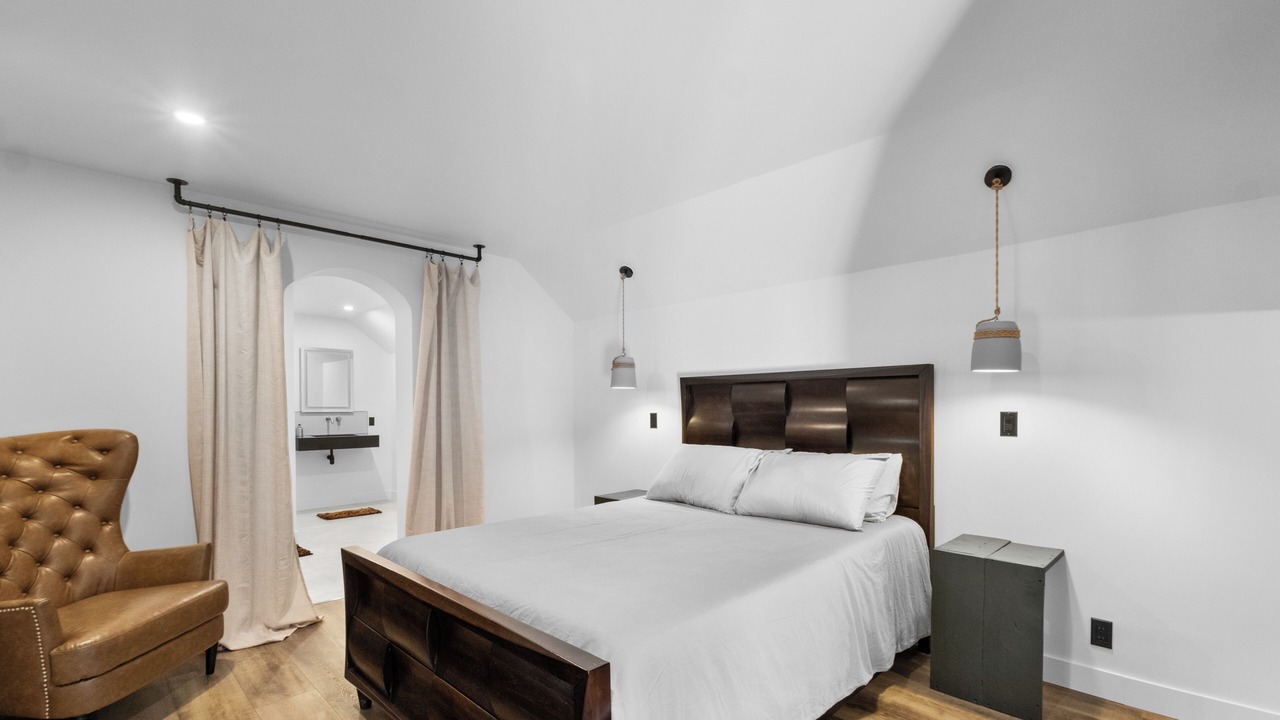 Photo of Bedroom in Kincardine