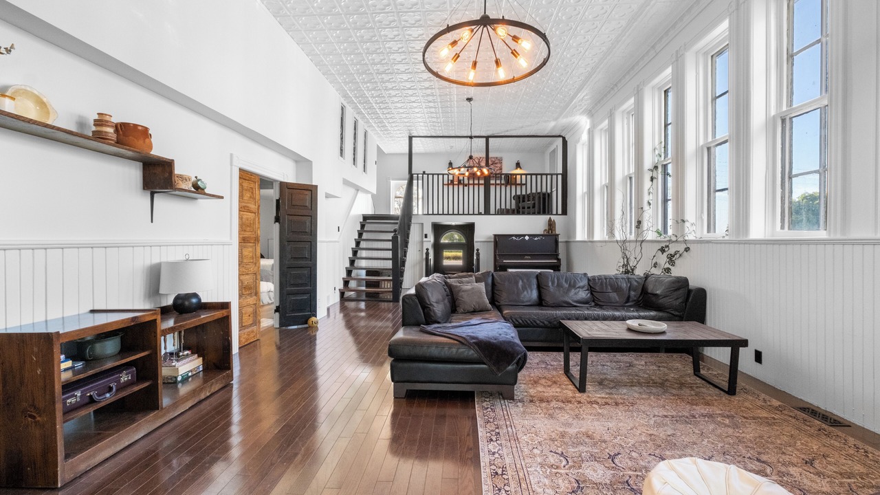 Photo of Livingroom in Kincardine