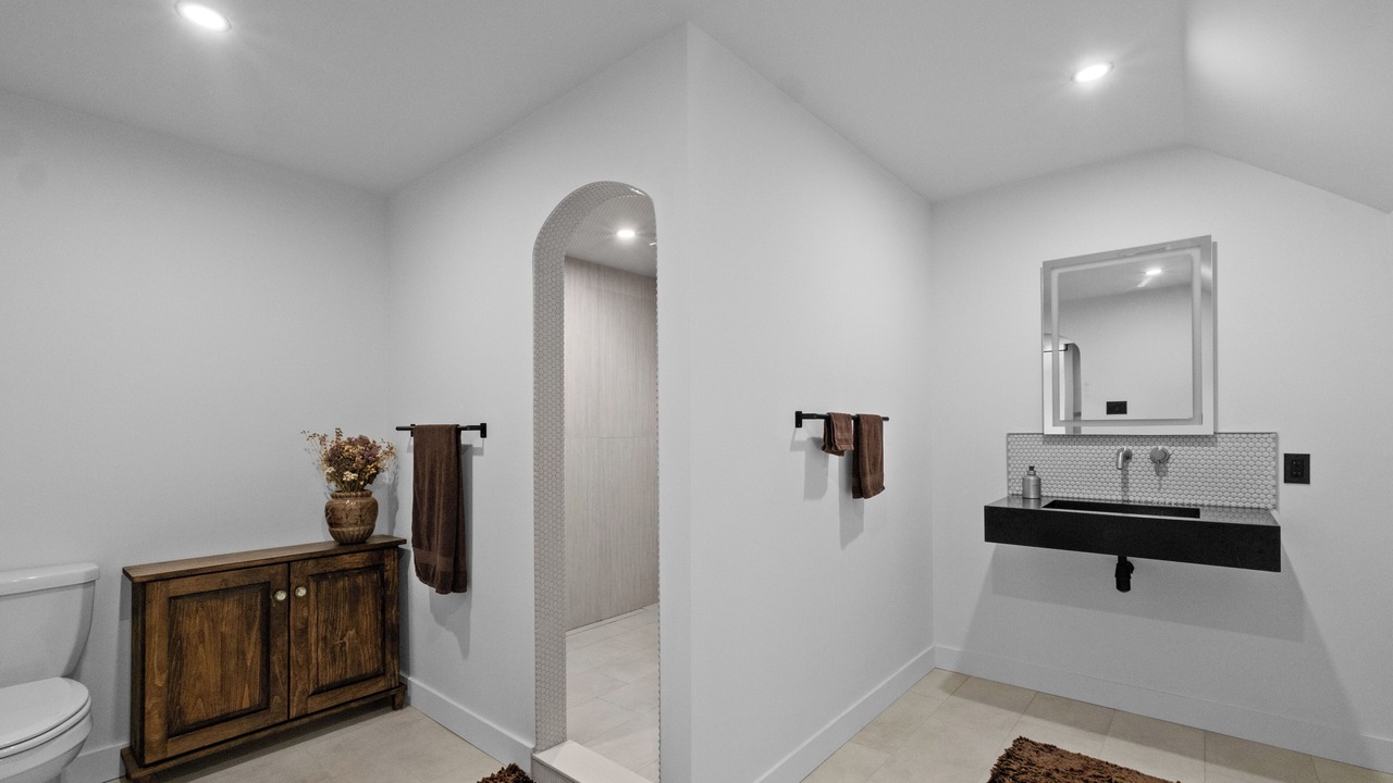 Photo of Bathroom in Kincardine