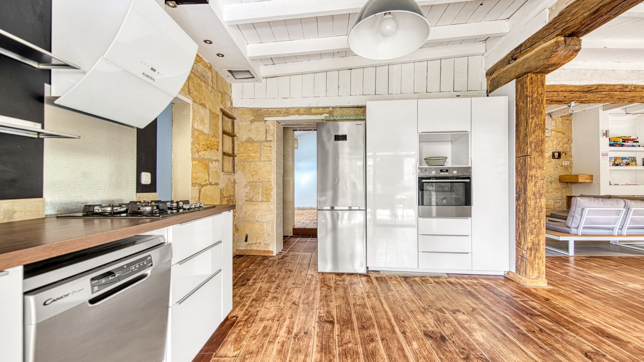 Photo of Kitchen in Petit-Palais-et-Cornemps