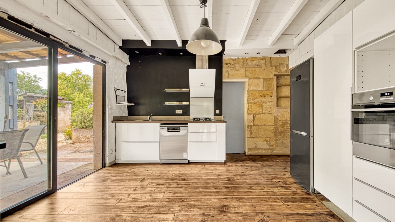Photo of Kitchen in Petit-Palais-et-Cornemps