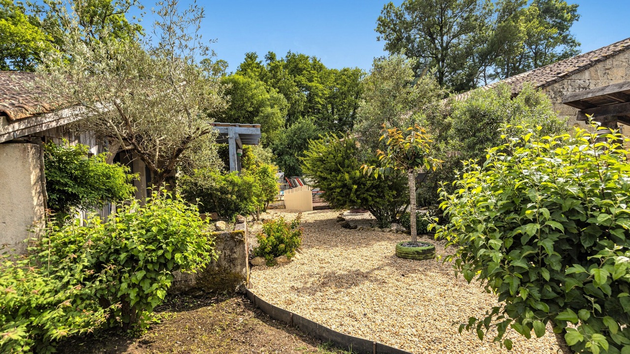 Photo of Outdoor in Petit-Palais-et-Cornemps