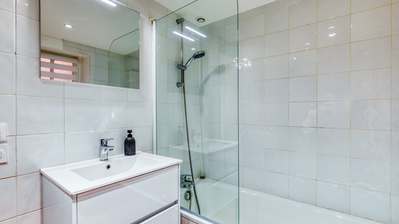 Photo of Bathroom in Beziers City Centre