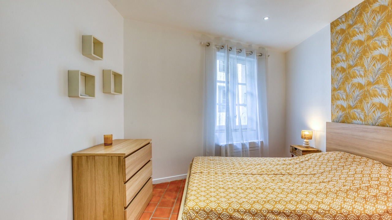 Photo of Bedroom in Beziers City Centre