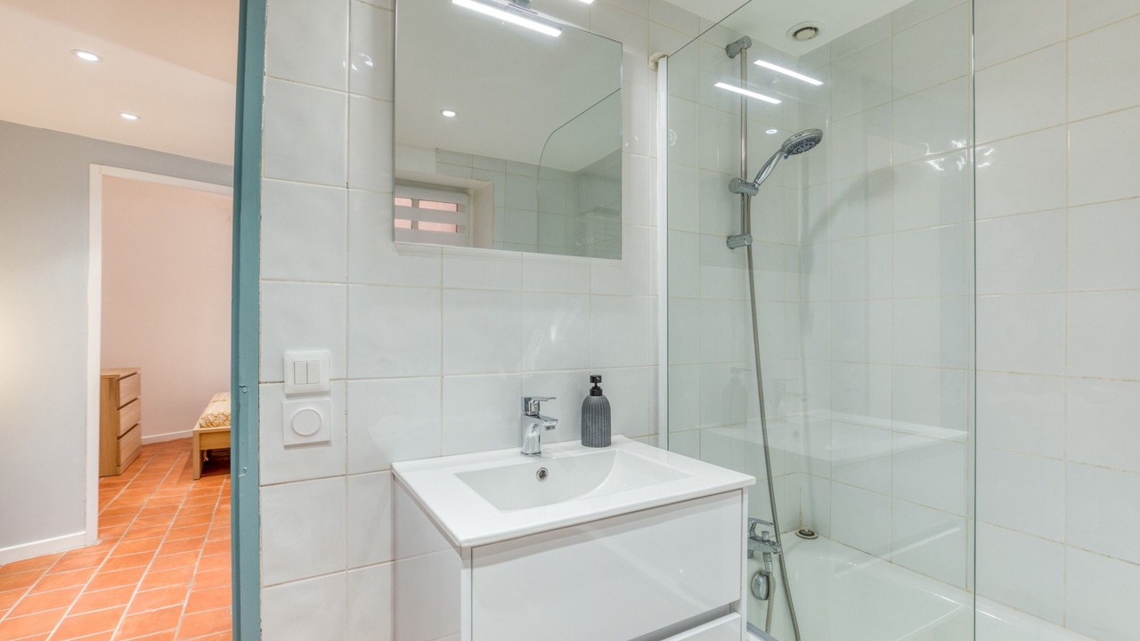 Photo of Bathroom in Beziers City Centre