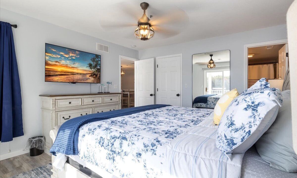 Photo of Bedroom in Sunrise Beach