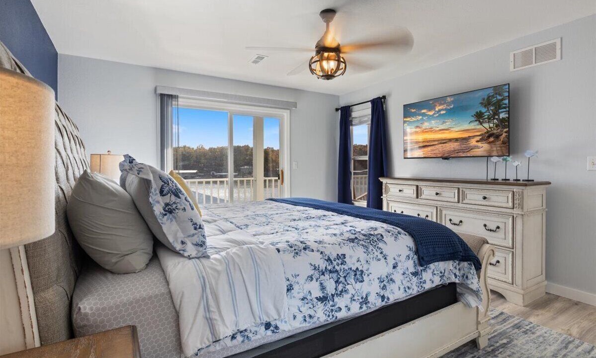 Photo of Bedroom in Sunrise Beach
