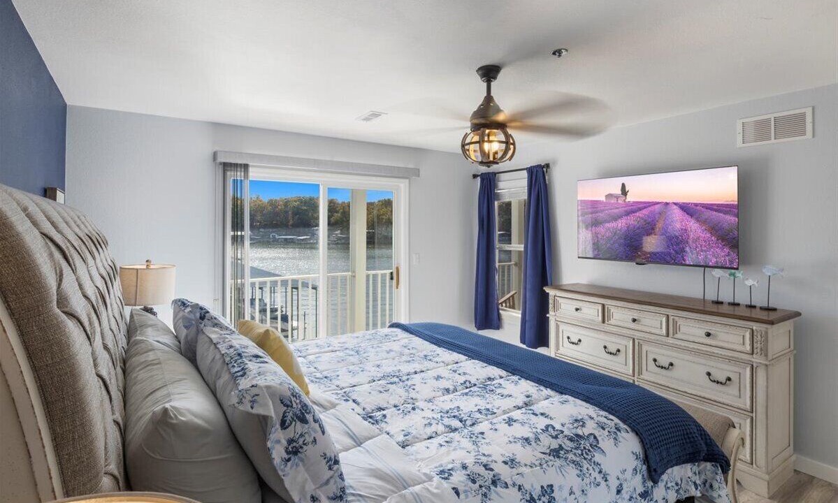 Photo of Bedroom in Sunrise Beach