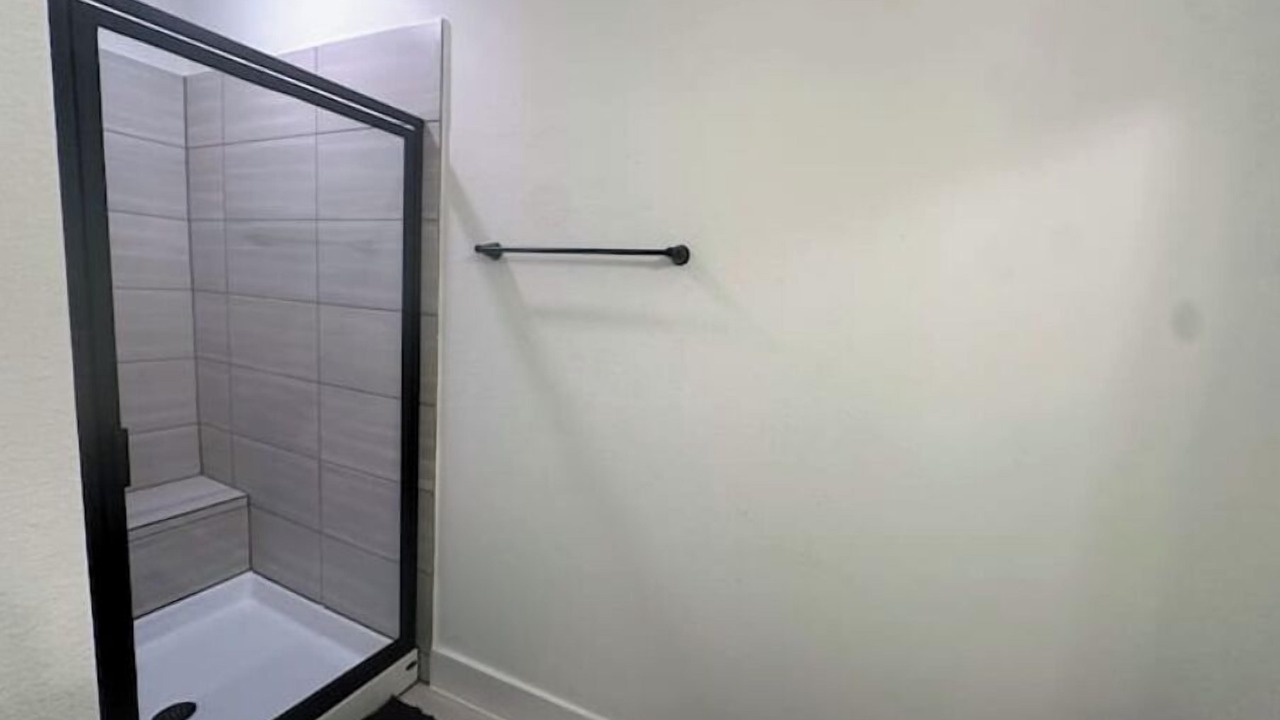 Photo of Bathroom in Clodine