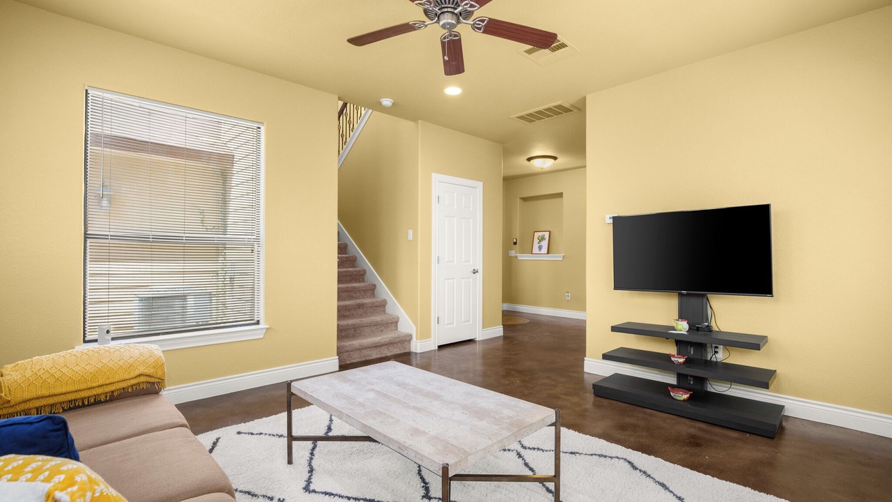 Photo of Livingroom in Heritage Hills