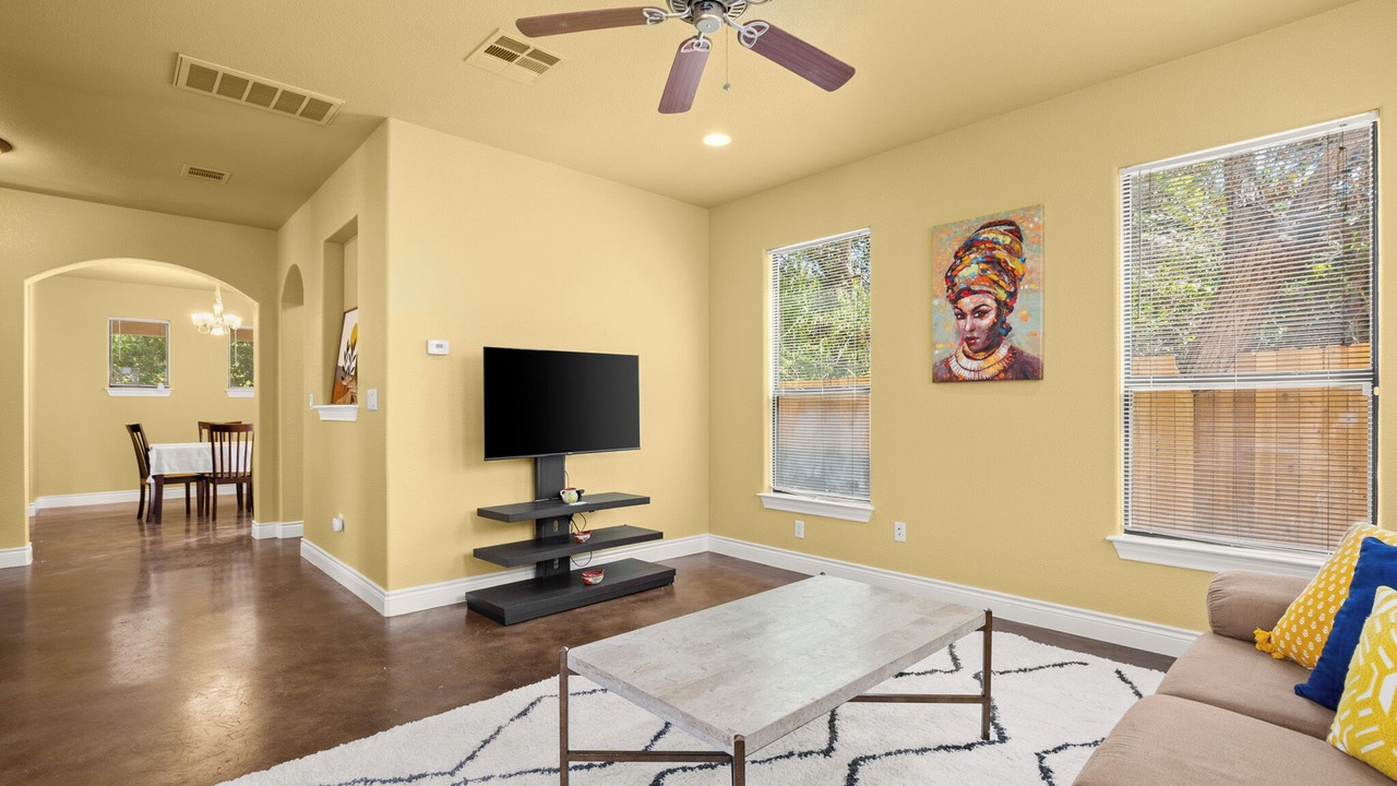 Photo of Livingroom in Heritage Hills