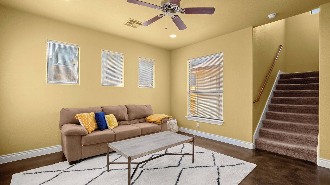 Photo of Livingroom in Heritage Hills