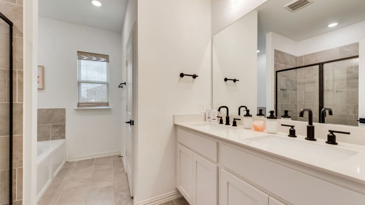 Photo of Bathroom in Haslet