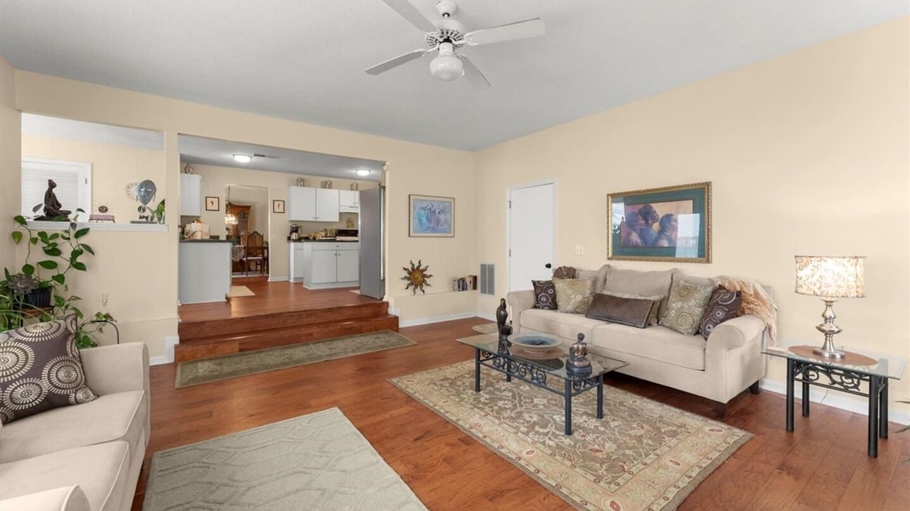 Photo of Livingroom in Belmont