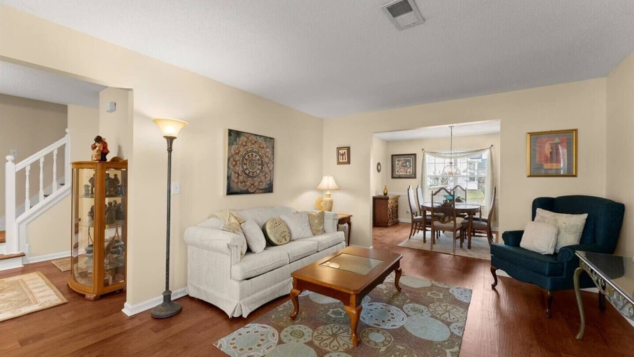 Photo of Livingroom in Belmont