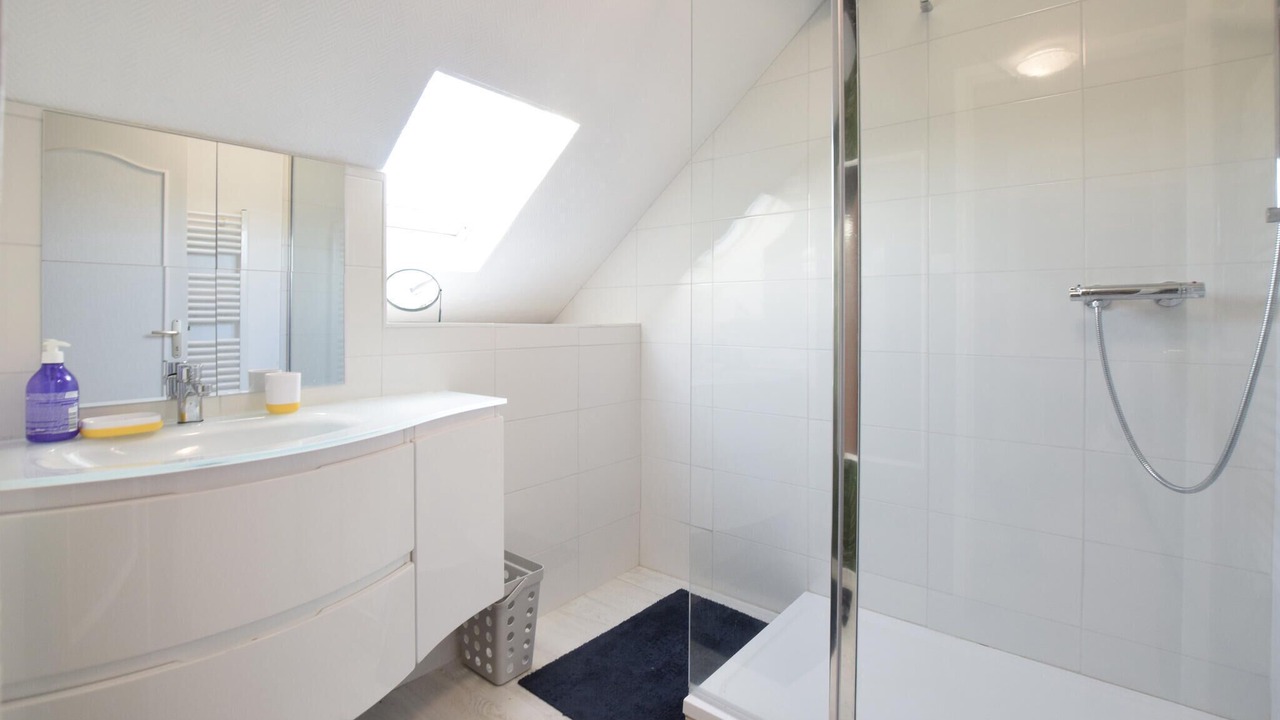 Photo of Bathroom in Saint-Marcouf