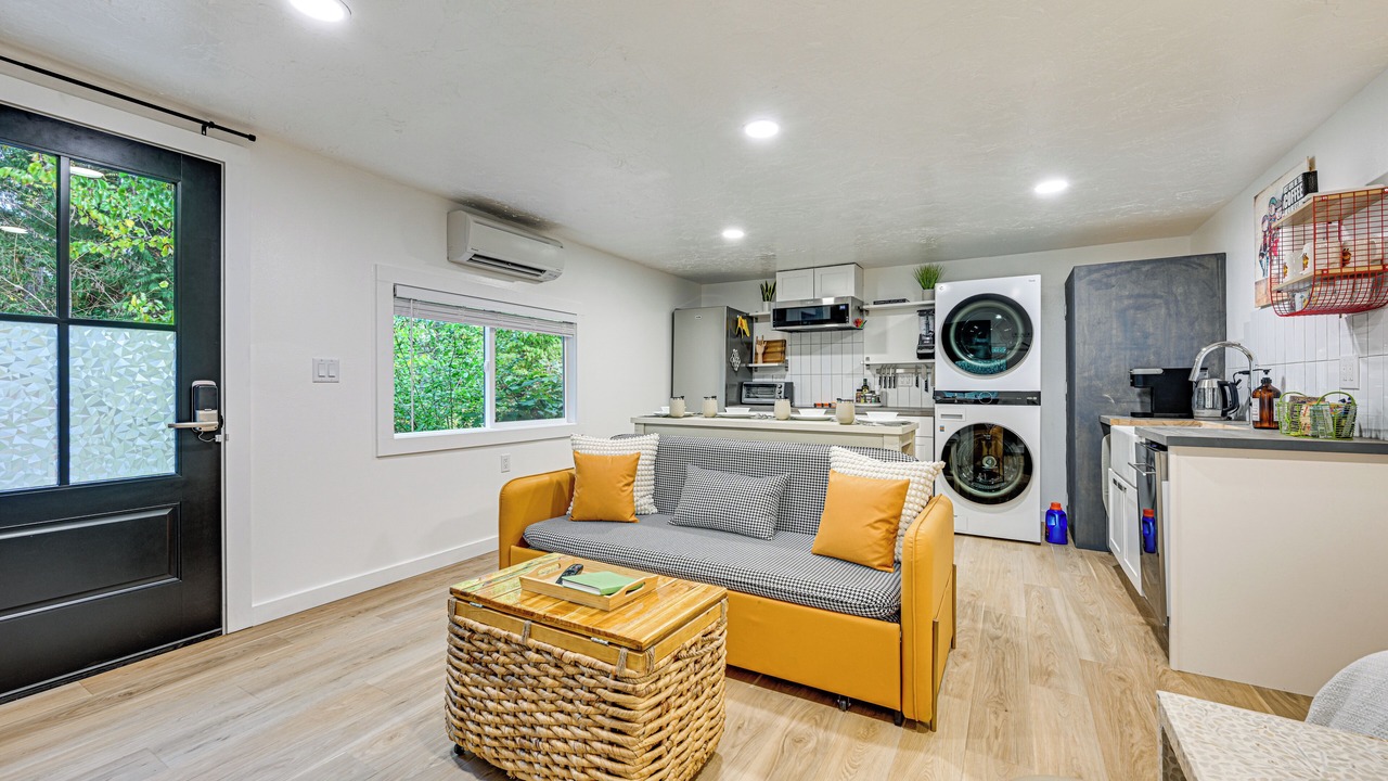 Photo of Livingroom in East Olympia