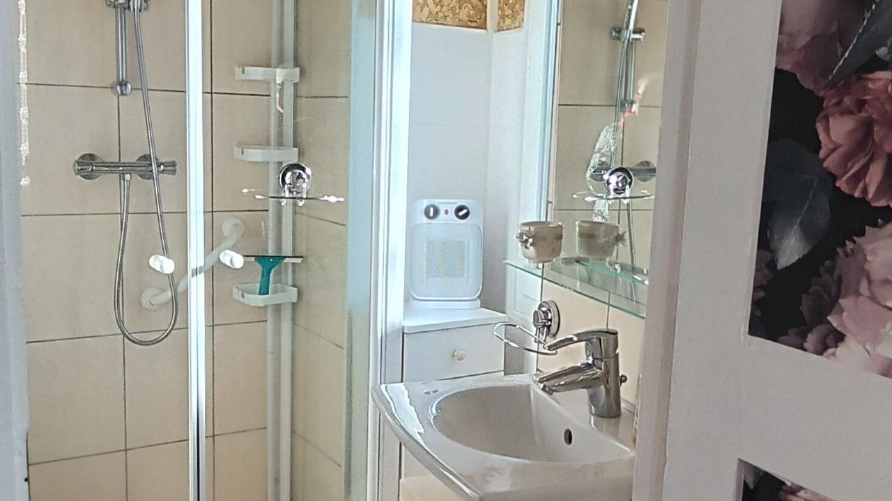 Photo of Bathroom in Sancerre