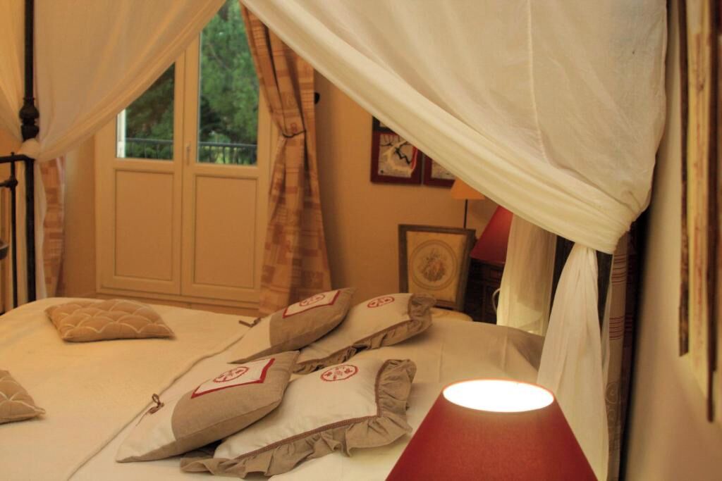Photo of Bedroom in Montussan