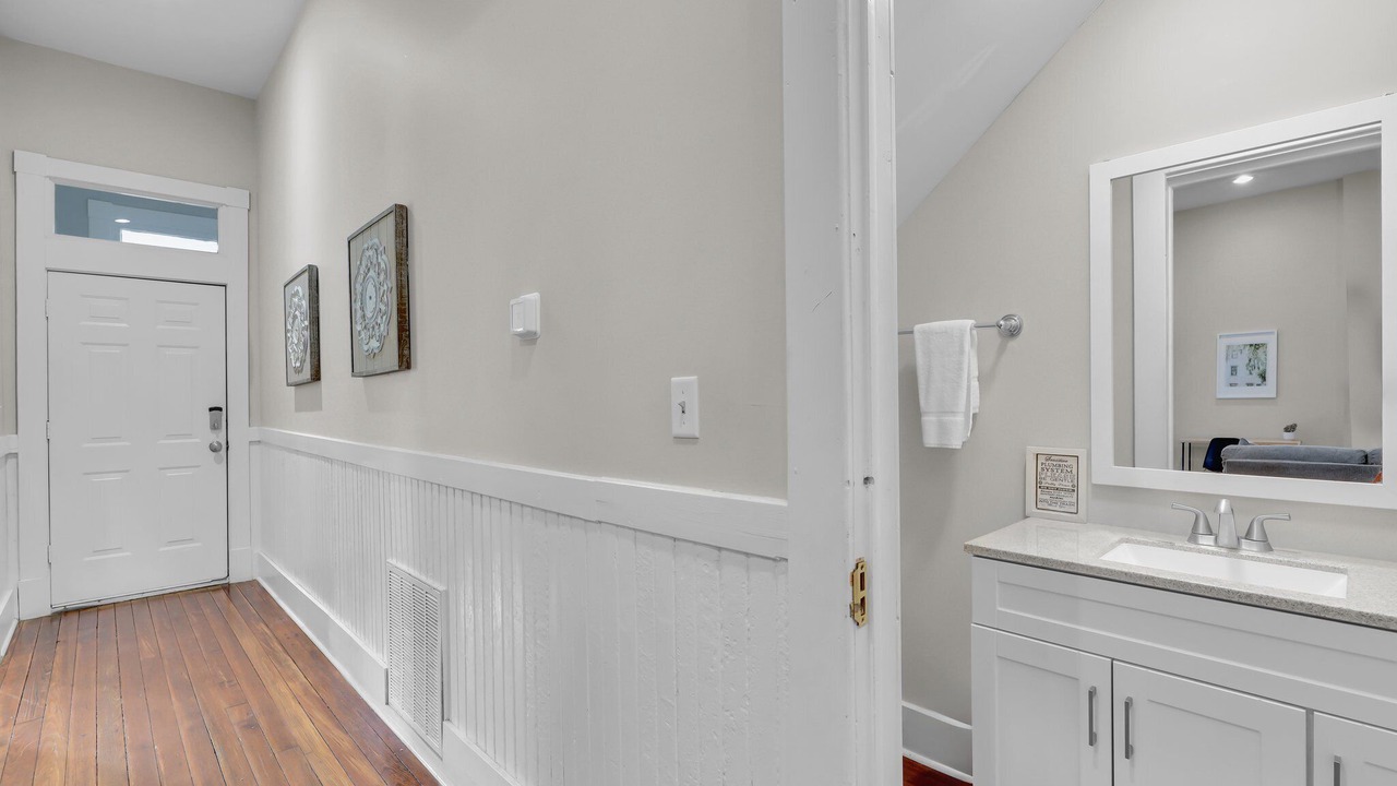 Photo of Bathroom in Dixon Park