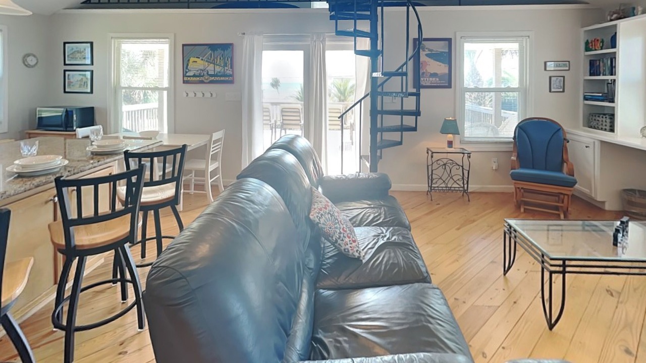 Photo of Livingroom in Bermuda Beach