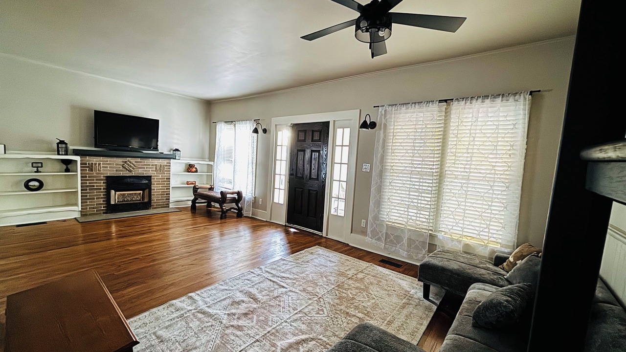 Photo of Livingroom in Cushing