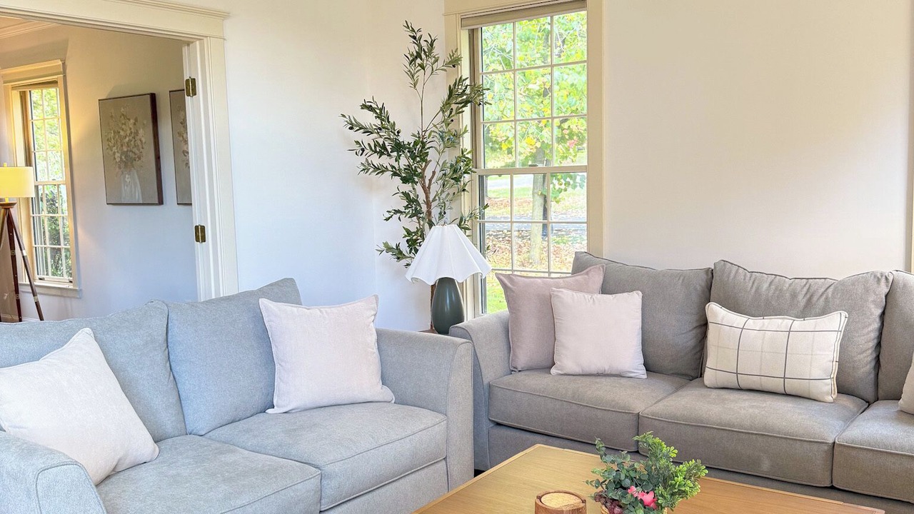 Photo of Livingroom in Ithaca