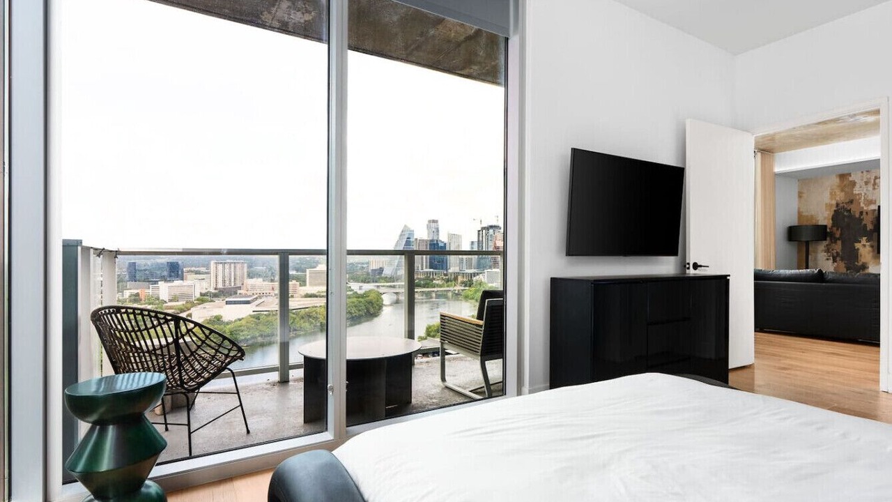 Photo of Bedroom in Rainey Street Historic District