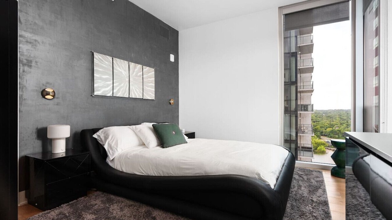 Photo of Bedroom in Rainey Street Historic District