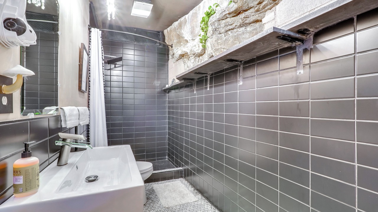 Photo of Bathroom in Lost Bridge Village