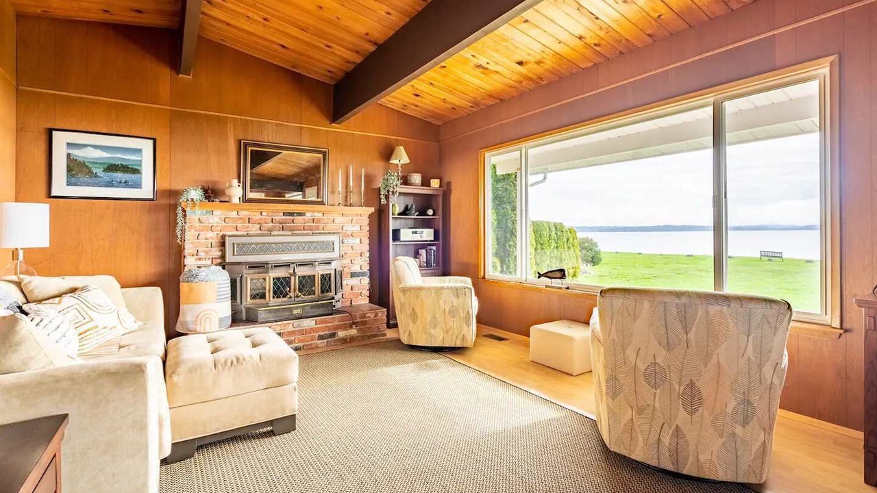 Photo of Livingroom in Kingston