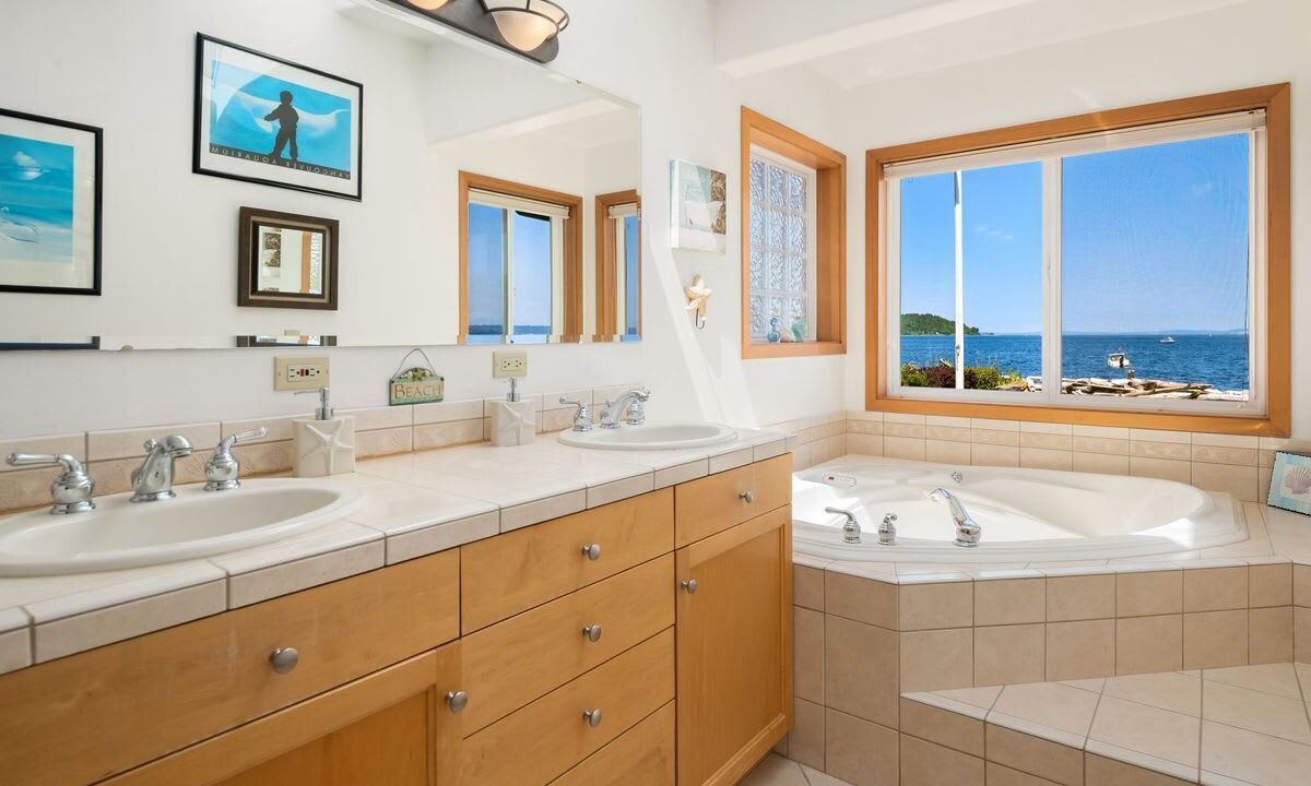 Photo of Bathroom in Kingston