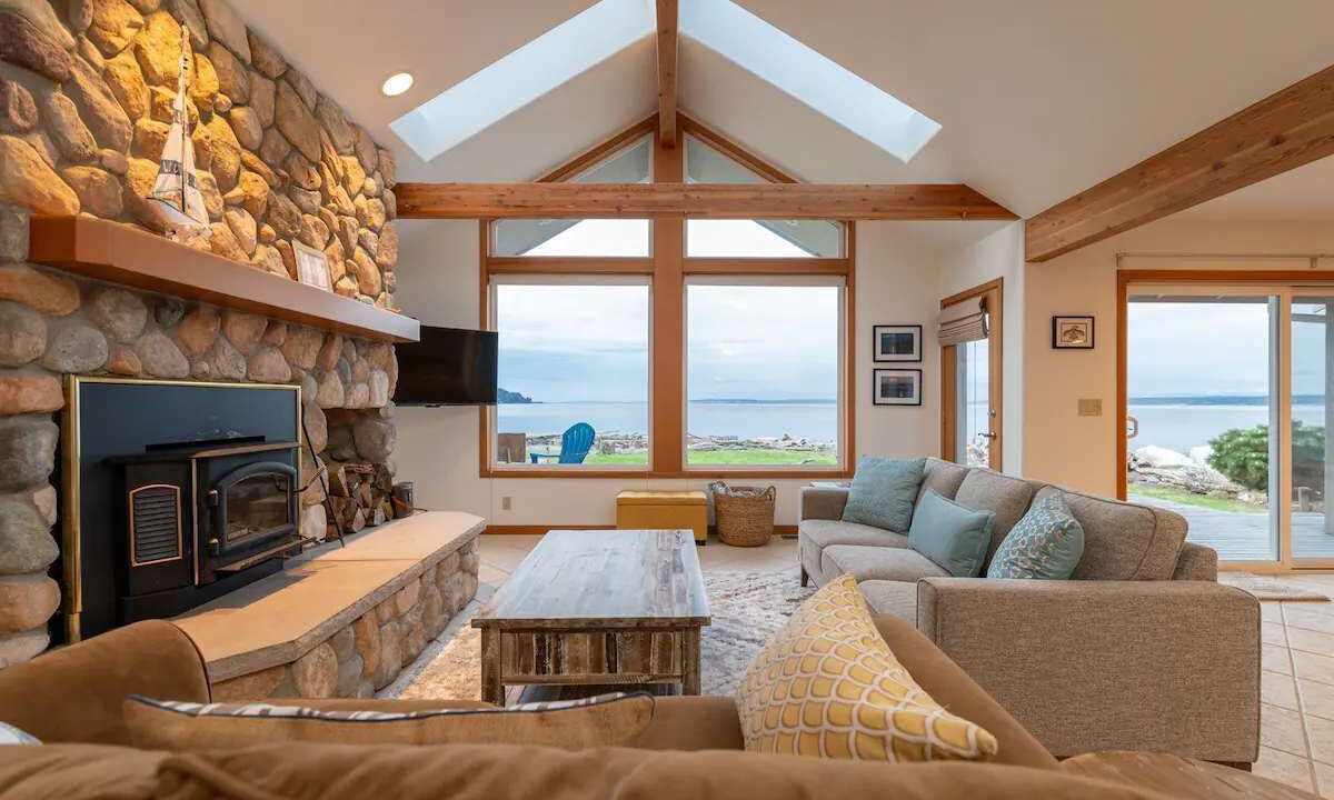 Photo of Livingroom in Kingston