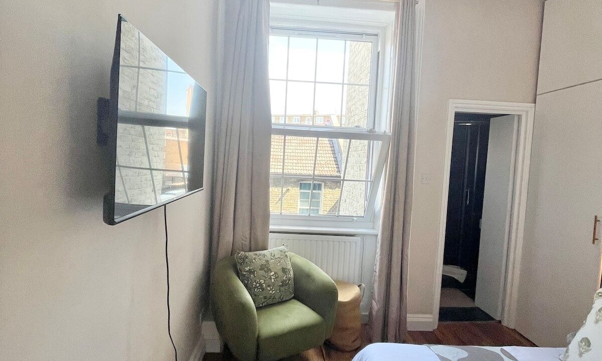 Photo of Bedroom in Euston