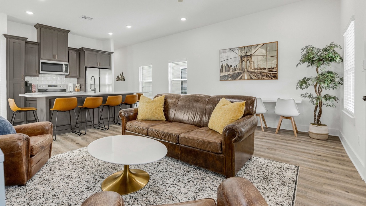 Photo of Livingroom in College Station