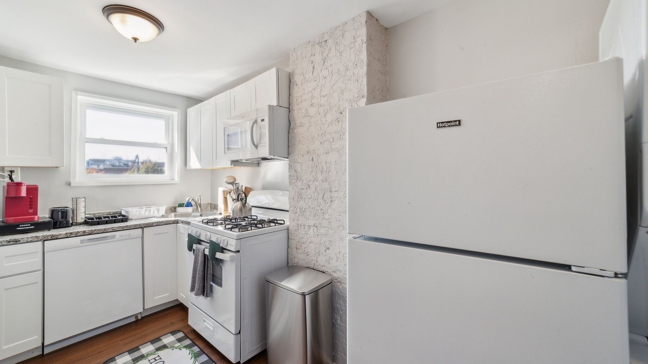 Photo of Kitchen in Hackensack River Waterfront