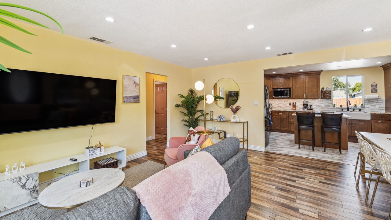 Photo of Livingroom in Concord