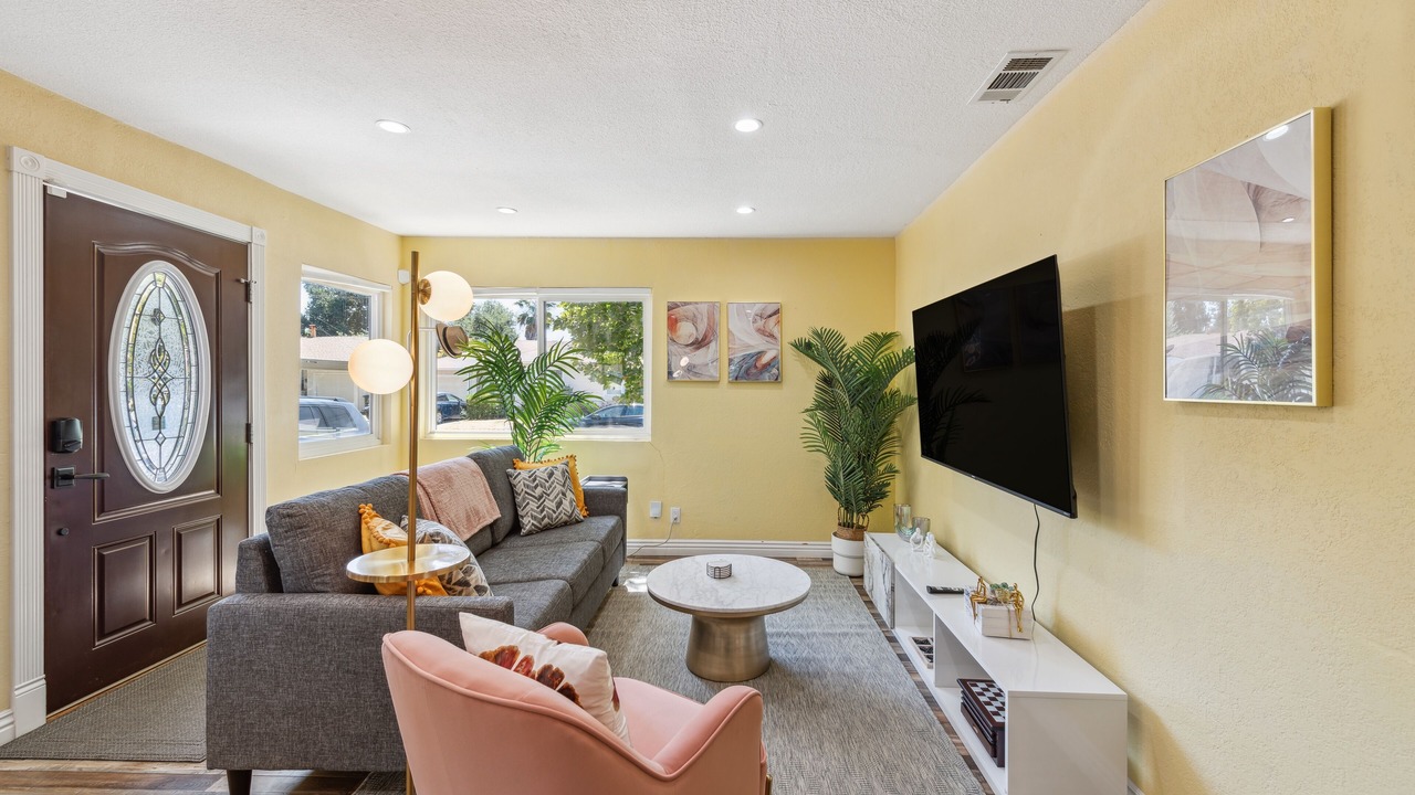 Photo of Livingroom in Concord