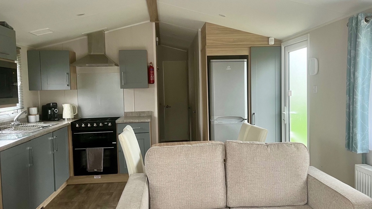 Photo of Others in Cayton Bay