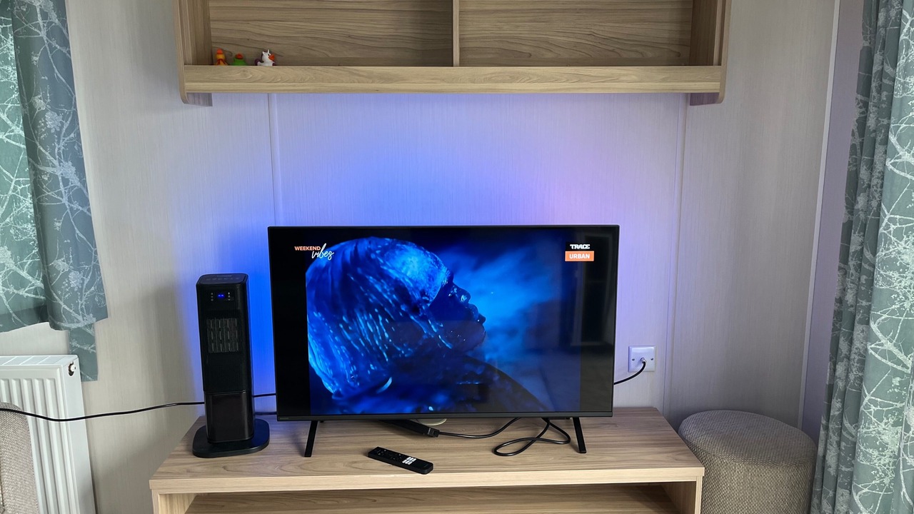 Photo of Others in Cayton Bay