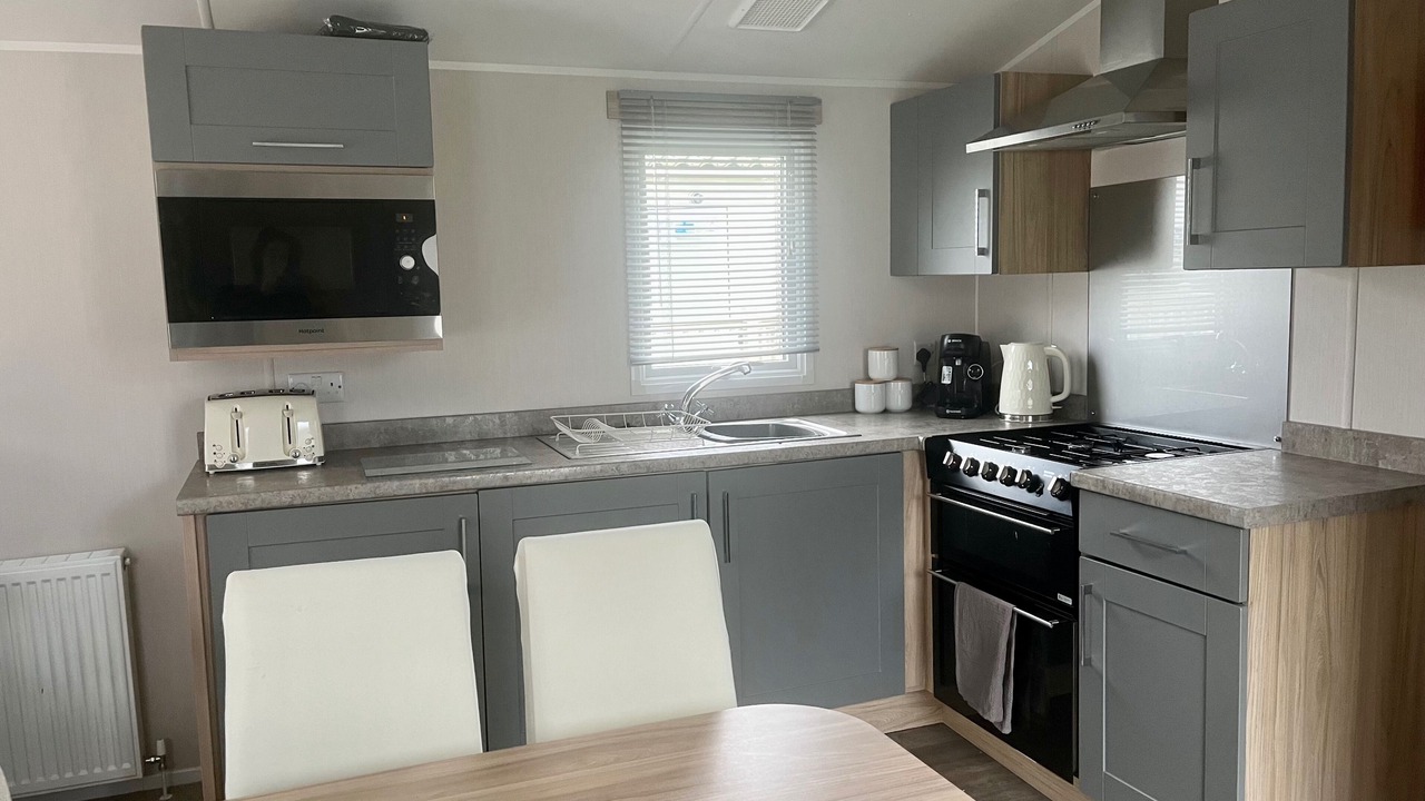 Photo of Others in Cayton Bay