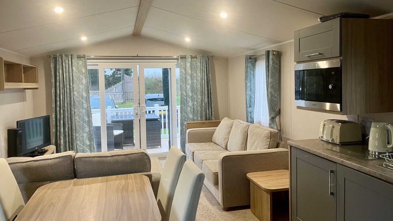 Photo of Others in Cayton Bay